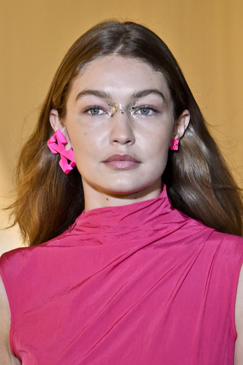 Summer MakeUp Trends This 2020 As Seen In Your Favourite Influencers - Glitters on Gigi Hadid